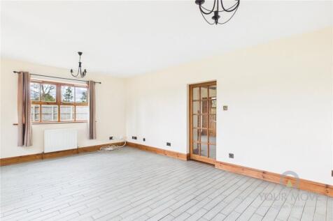 Blackmires Lane, Silverstone, Towcester, Northamptonshire, NN12 photo 4