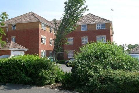 2-bed flat on Botham Drive, £1,300/mo