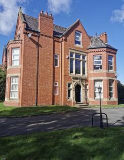 2 bed fully furnished apartment to rent Irlam Roa