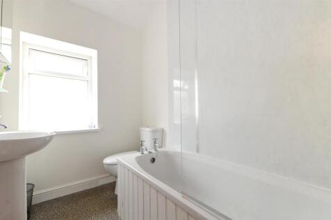 165 Whitham Bathroom.jpg