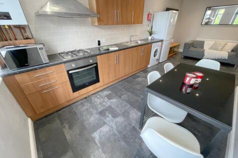 Flat 1, 27-29 Staffo