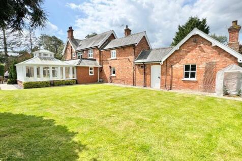 Rear and side  gardens view 2