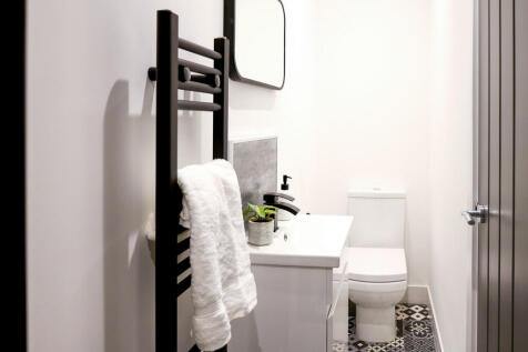 Shared Bathroom 1...