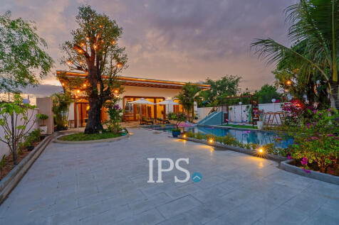 4 Bedroom Villa For Sale - Svay Dangkum, Siem Reap