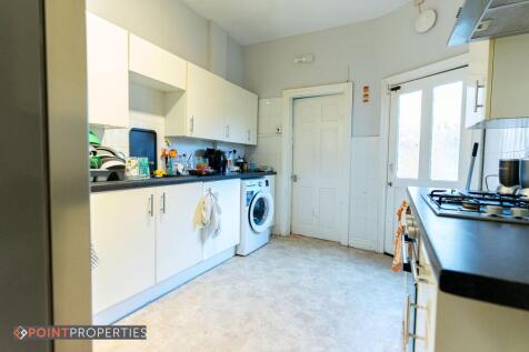 5 Bedroom, Barrington Road photo 4