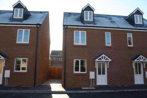 AVAILABLE FOR 2026/2027 ACADEMIC YEAR - NEAR WARW