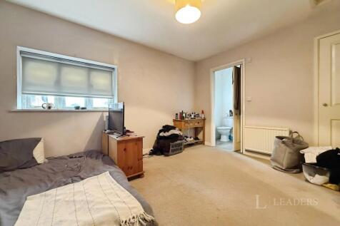 Halford House, High Street, Attleborough, NR17 photo 4