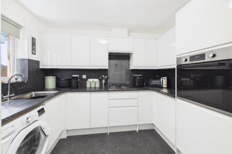 Kitchen: