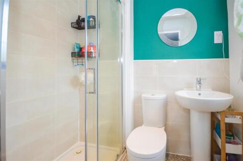 EN SUITE SHOWER ROOM/W.C.