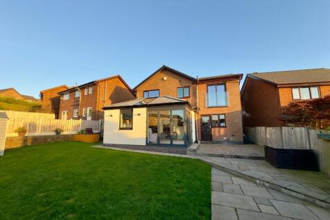 Garden 1 Photo, Clockhouse Grove, Burnley, 5 Bedro