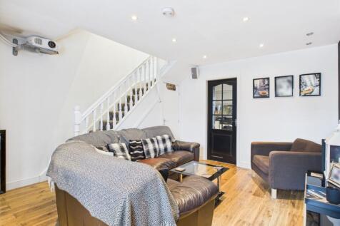 CAM03729G0-PR0057-STILL005