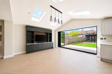 Kitchen/Living Area