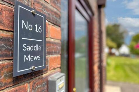 16 Saddle Mews, Douglas (5).jpg