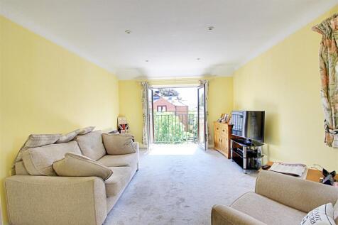 Living Room 1.jpg