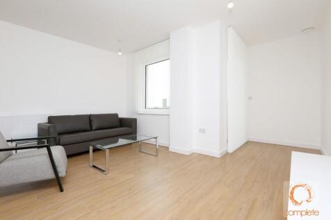 Nova House, Buckingham Gardens, Slough, SL1 photo 4