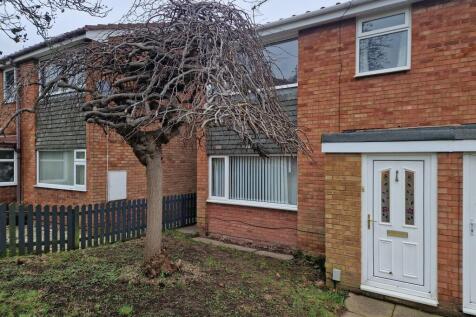 3 Bedroom Semi Detached House to Let
