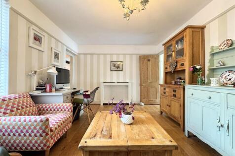 Dining/Middle Room