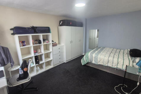 4 bed end terrace to rent Seedley Street, Manches