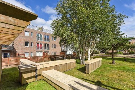 Communal Entrance walkway.jpg