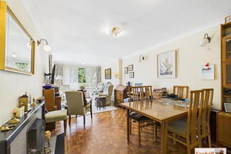 Lounge / Dining Room