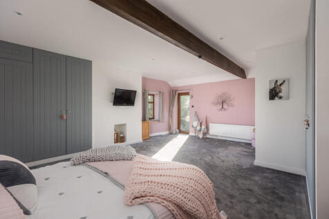 The Hayloft Bedroom 1-1