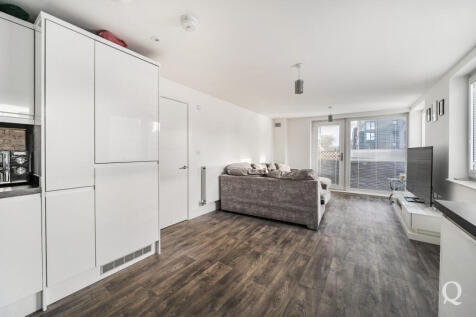 7745f662-f742-40a...