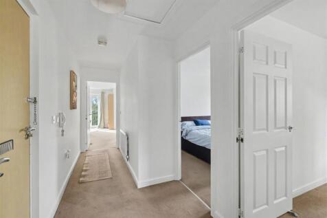 Hallway_2.jpeg