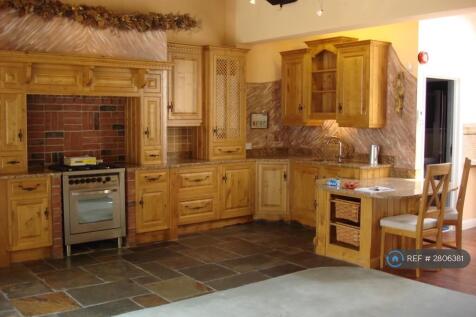 Hand Made Kitchen By Underwood¿s 