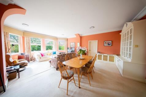 Living/Dining Space