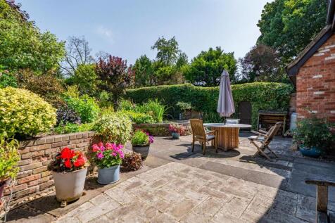1 Browns Lane-15.jpg