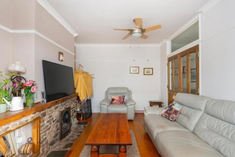 0W1SSE - Living Room B.jpg