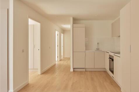 Kitchen &amp; Dining