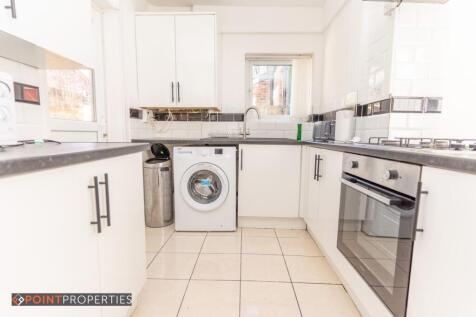 5 Bedroom, Crawford Avenue photo 4
