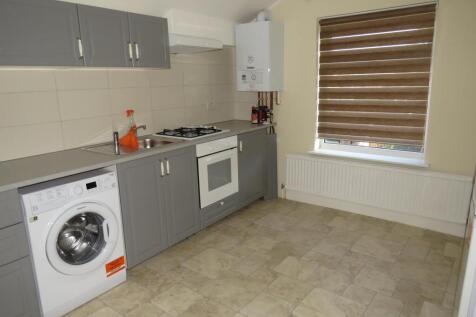 2-bed house on Storer Road, Loughborough, £910/mo