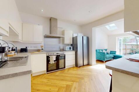 Oaklands Avenue, Loughborough photo 3