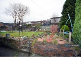 Back Garden Shared Drying Green