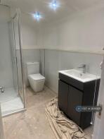 Bathroom Now Has New Flooring Through Out 