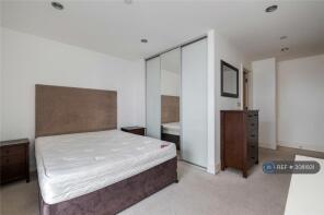 Floor Plan ¿ Available Room Is Left Of Entrance