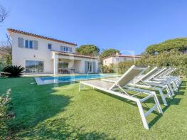 BAC Estate villa with swimming pool in Le Plan de 
