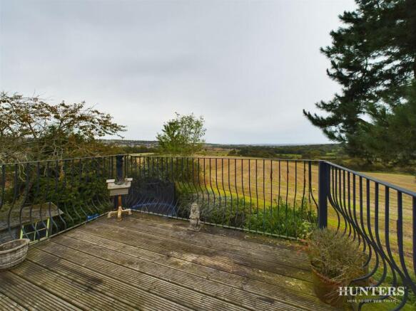 CAM02274G0-PR0081-STILL020.jpg