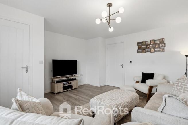 4 bed Link Detached House for sale Image 11