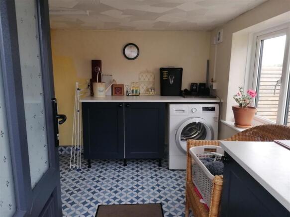 BASEMENT/UTILITY AREA