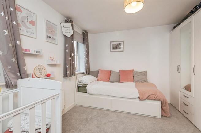 3 bed Semi-Detached for sale Image 12
