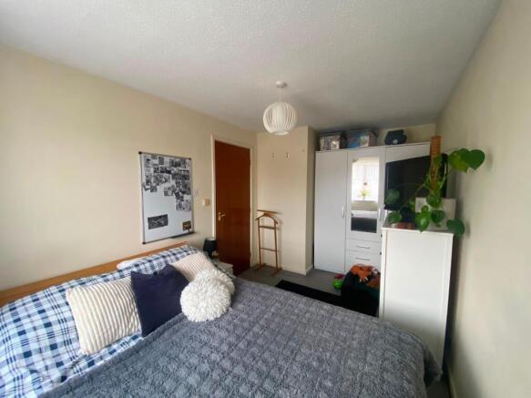 2 bed Semi-Detached to rent Image 9