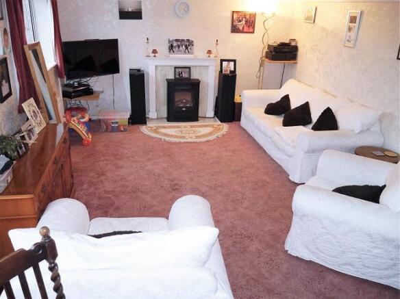 23ft reception room