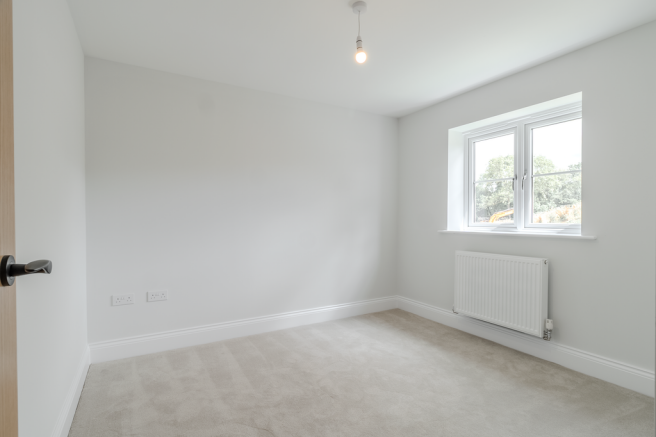 4 bed Detached for sale Image 11