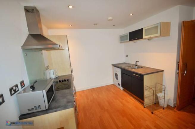 2 bed Flat to rent Image 4