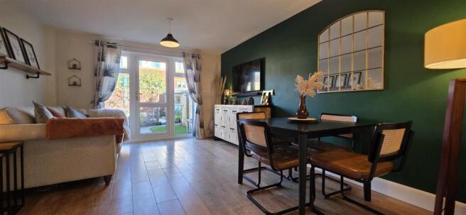 Lounge & Dining Room.jpg