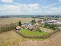 1, Buttons Pond, Ashbocking Road B1078, Swilland, Witnesham IP6 9LH