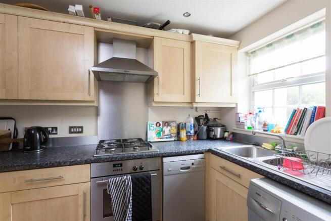3 bed Terraced to rent Image 4